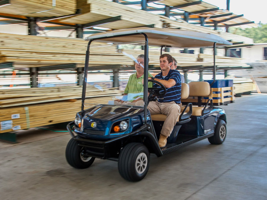 2025 Cushman Shuttle 4 EFI Gas Bright White image