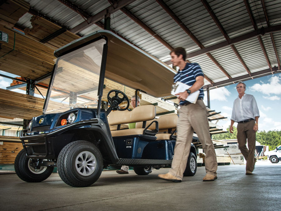 2025 Cushman Shuttle 4 EFI Gas Bright White image