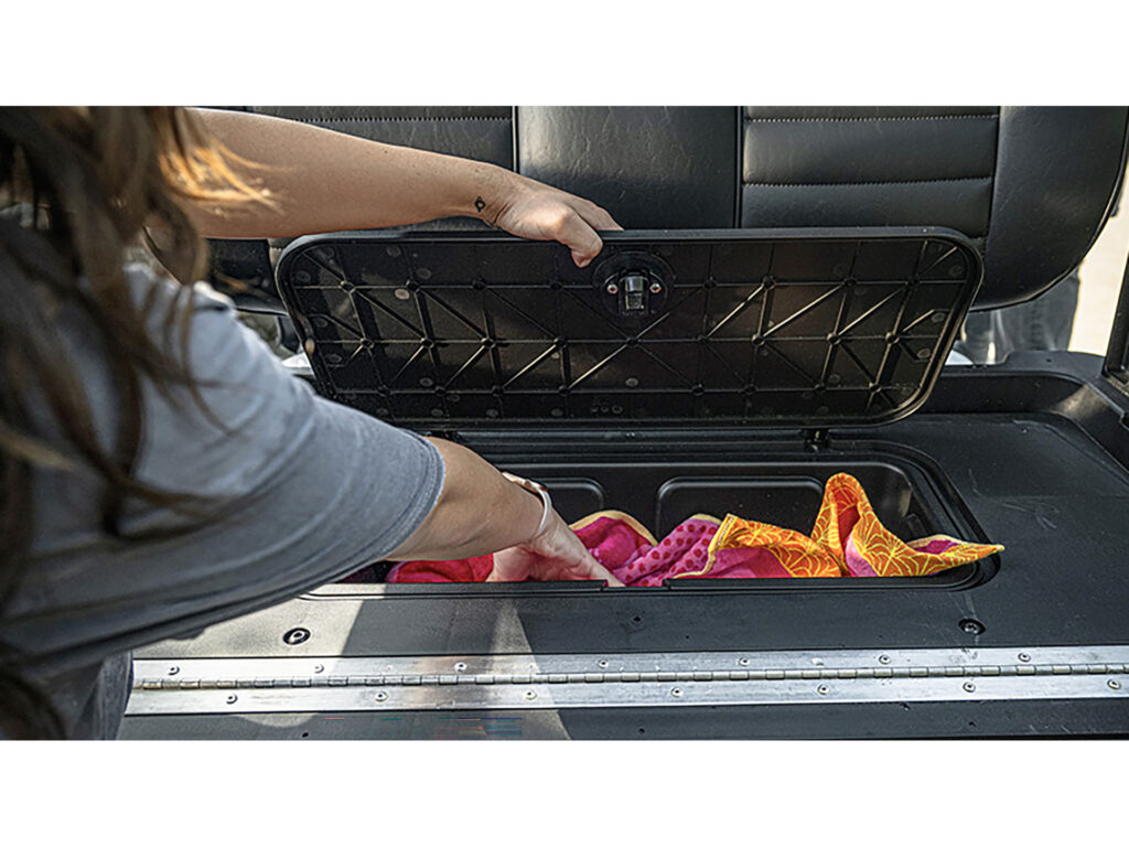 2025 E-Z-GO Express 6 ELiTE Lifted Black image